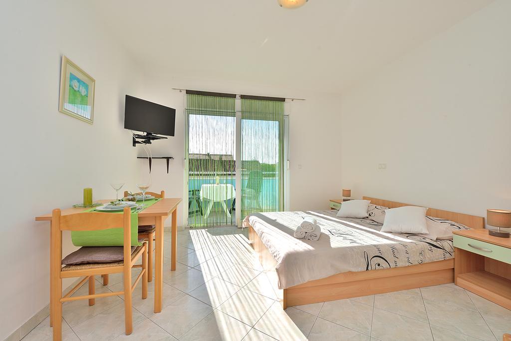 Sara Apartments 돈제페트레케인 객실 사진